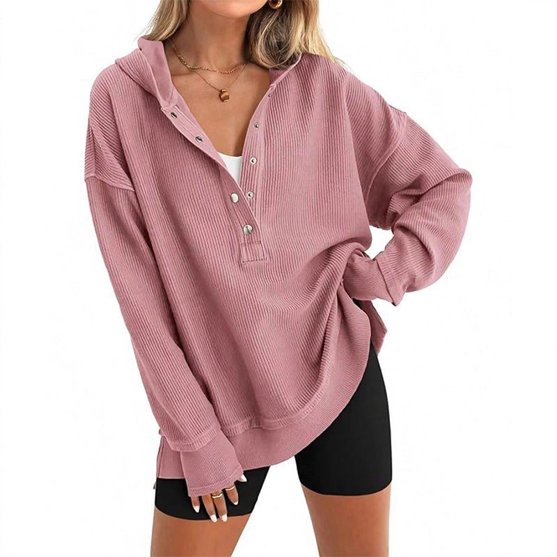 🎉🧥 Långärmad hoodie för dam – V-ringning med knappdetaljer, avslappnad passform och sidoslitsar – elegant utan ansträngning 🌸✨