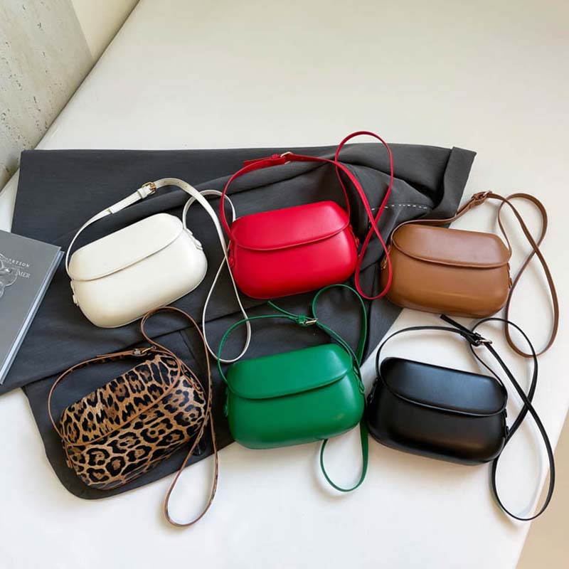 Minimalistisk crossbody-väska i PU-läder