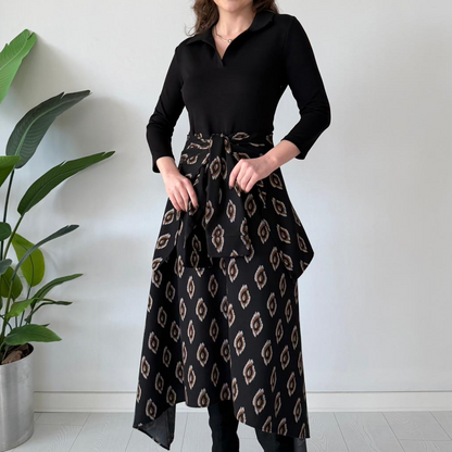 ✨ Nytt & Nu på rea: Figursydd Fit & Flare Midi-klänning med rosettbälte