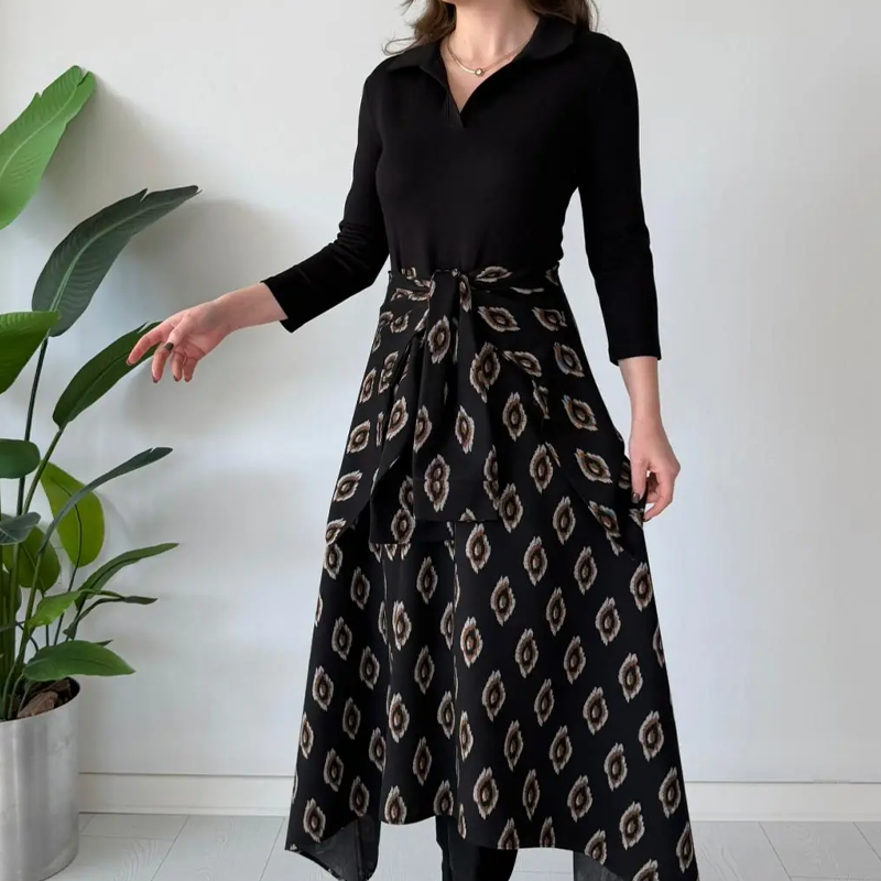 ✨ Nytt & Nu på rea: Figursydd Fit & Flare Midi-klänning med rosettbälte
