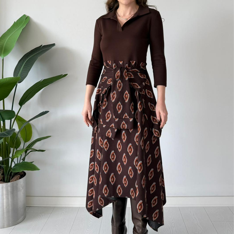 ✨ Nytt & Nu på rea: Figursydd Fit & Flare Midi-klänning med rosettbälte