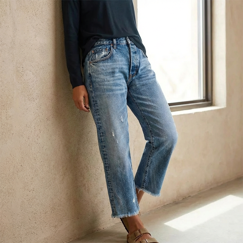👖✨ Dam retro croppad raka ben jeans – fransad fåll, premiumdenim & tidlös vintagecharm 🦋
